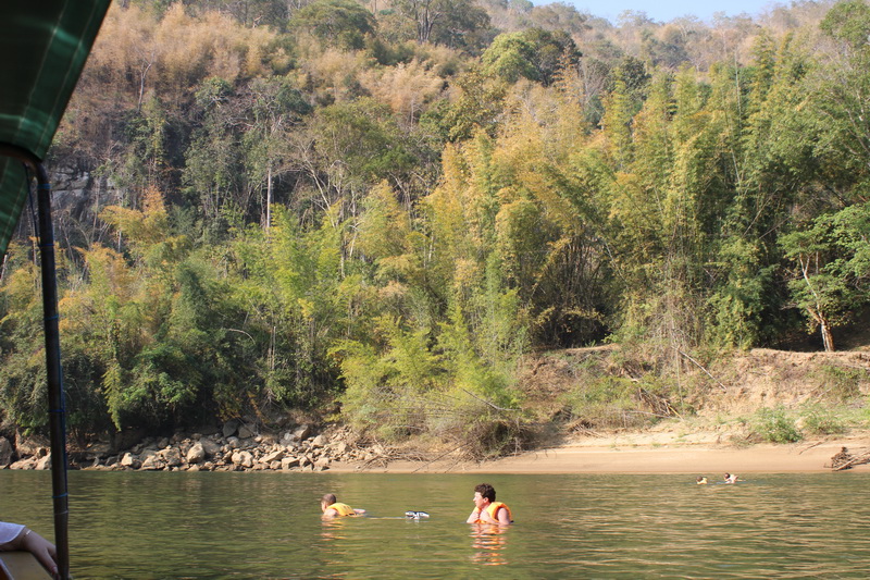 Thailand, Kanchanaburi, Excursion on the River Kwai